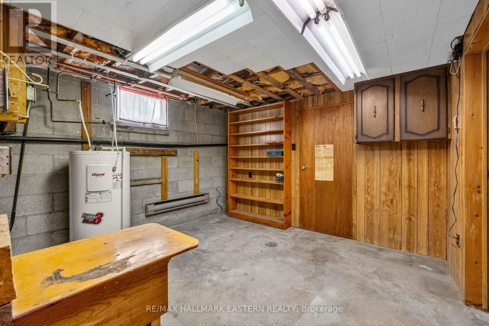 921 ROBINSON ROAD