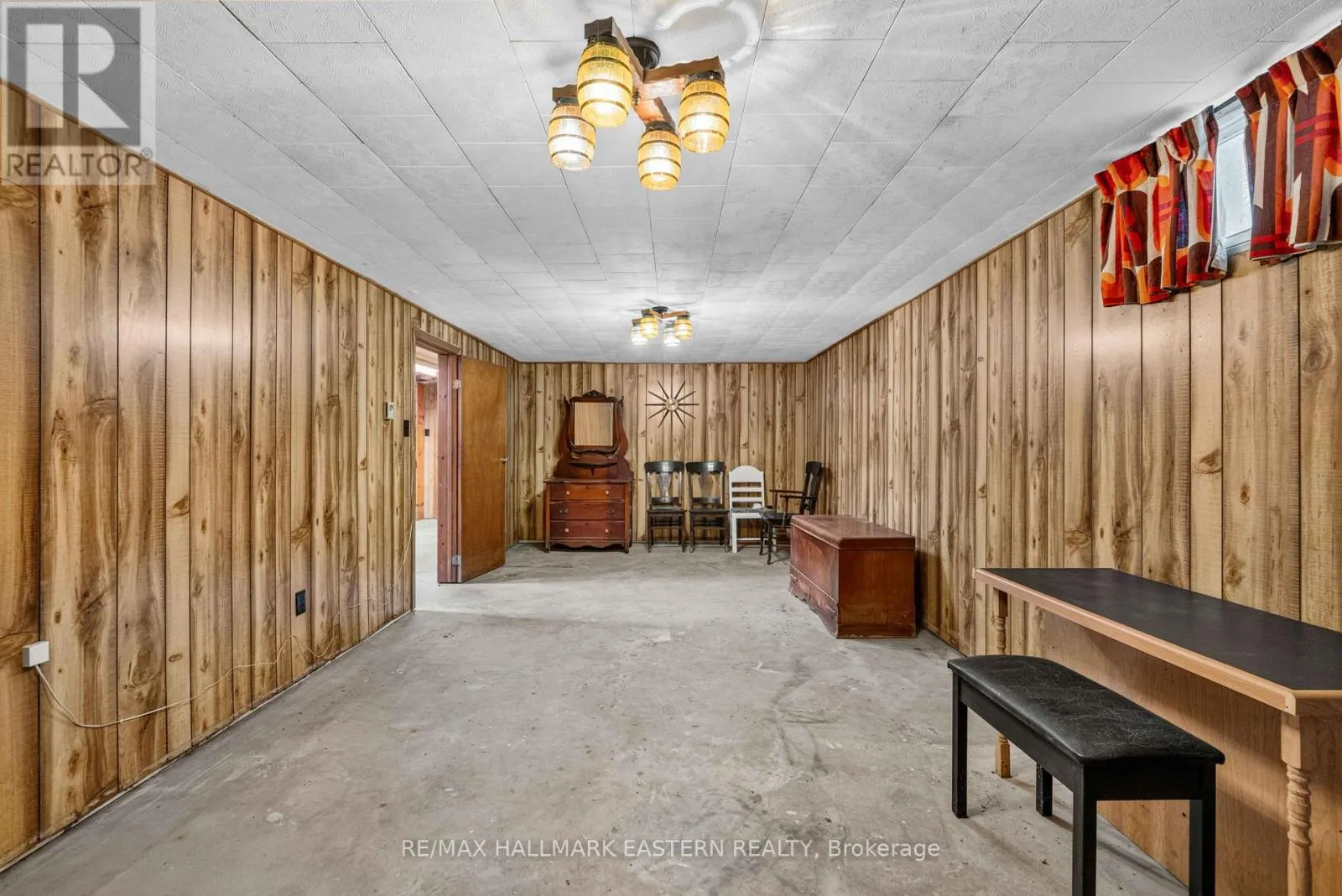 921 ROBINSON ROAD