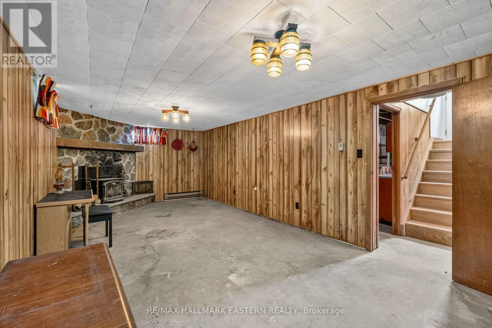 921 ROBINSON ROAD