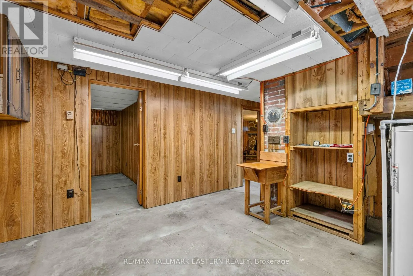 921 ROBINSON ROAD