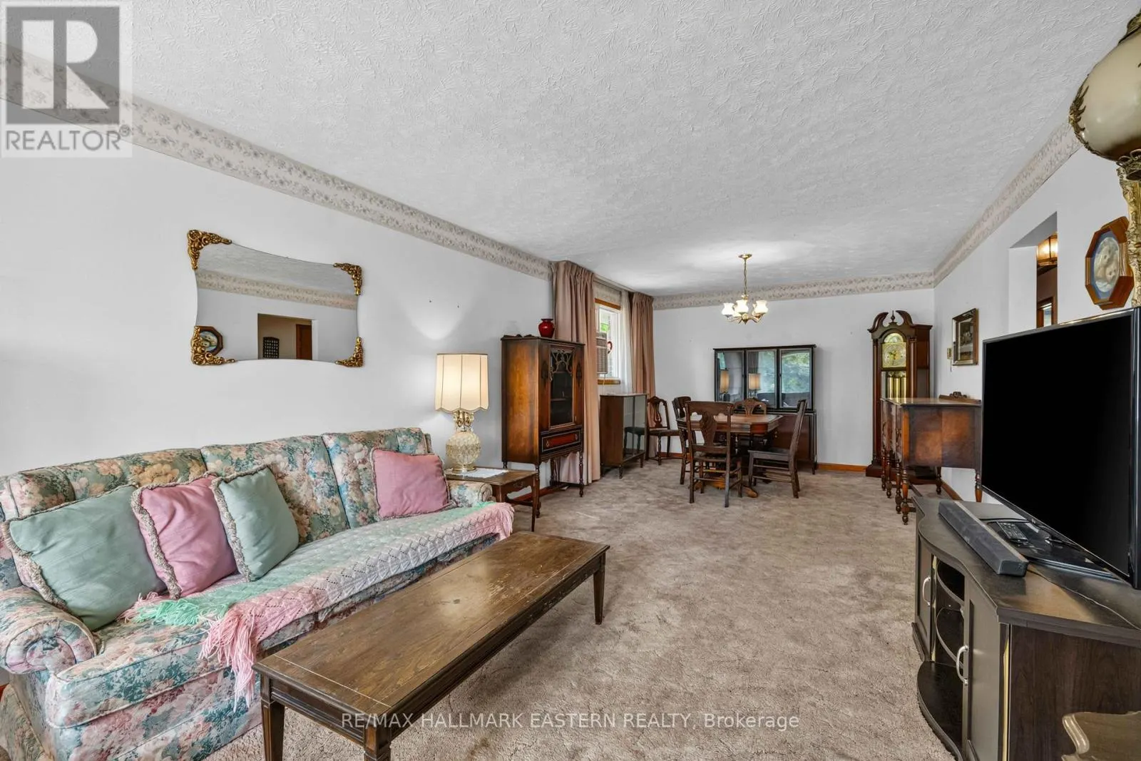 921 ROBINSON ROAD