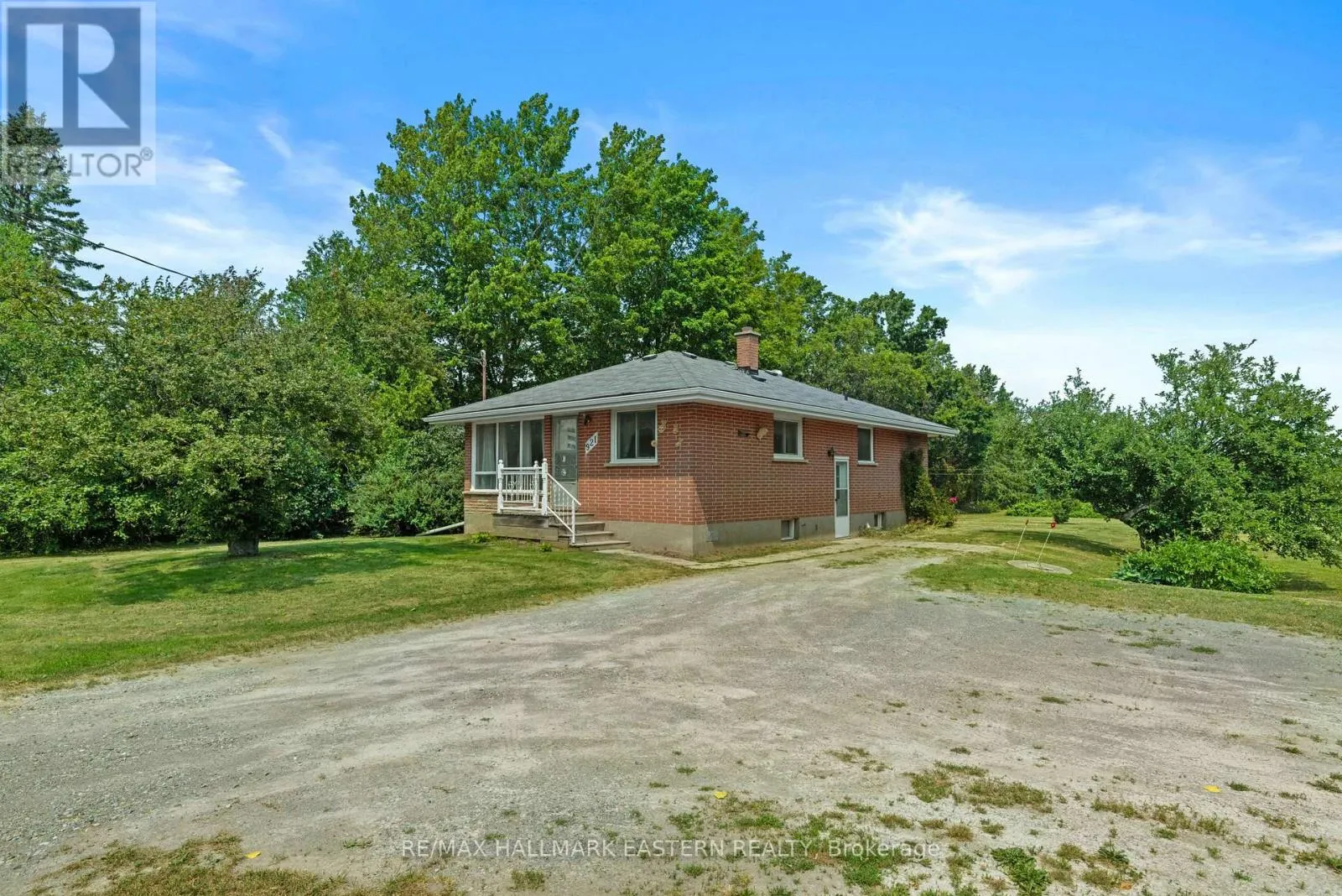 921 ROBINSON ROAD