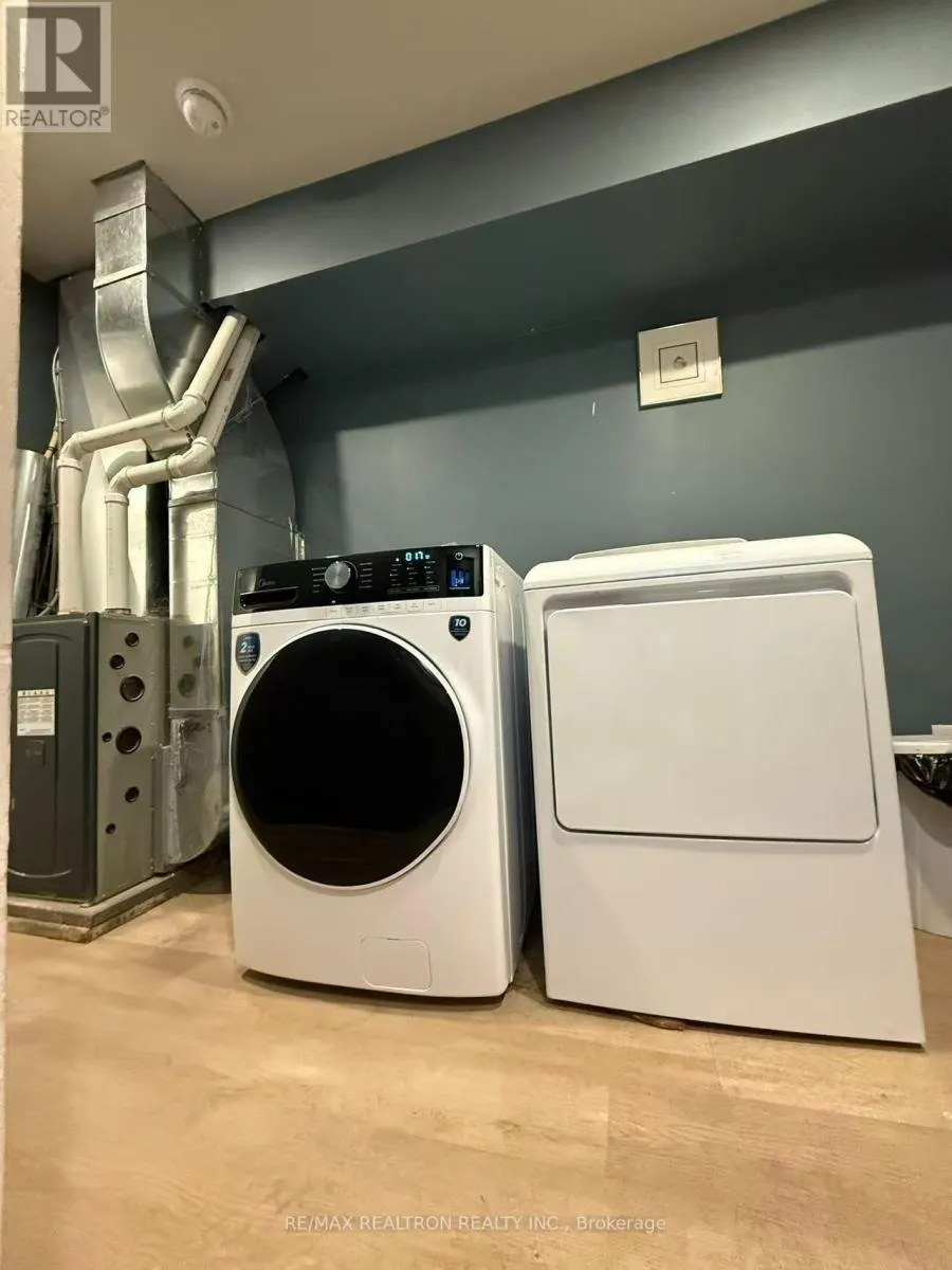 UNIT 2 - 192 LINCOLN ROAD W