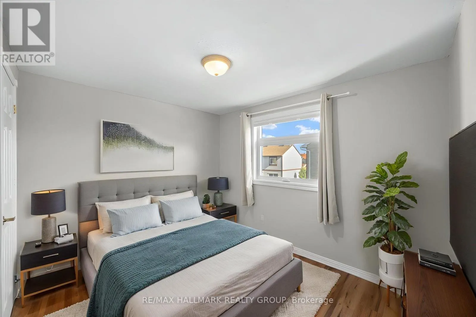 9 FIRESIDE CRESCENT
