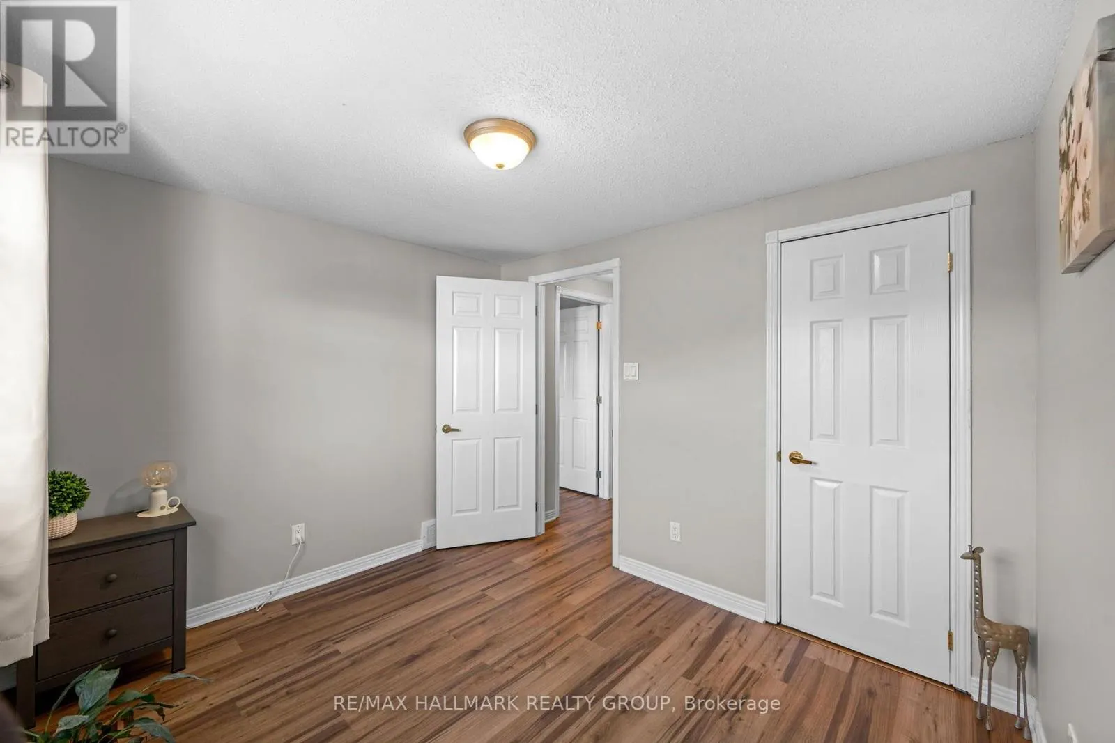 9 FIRESIDE CRESCENT