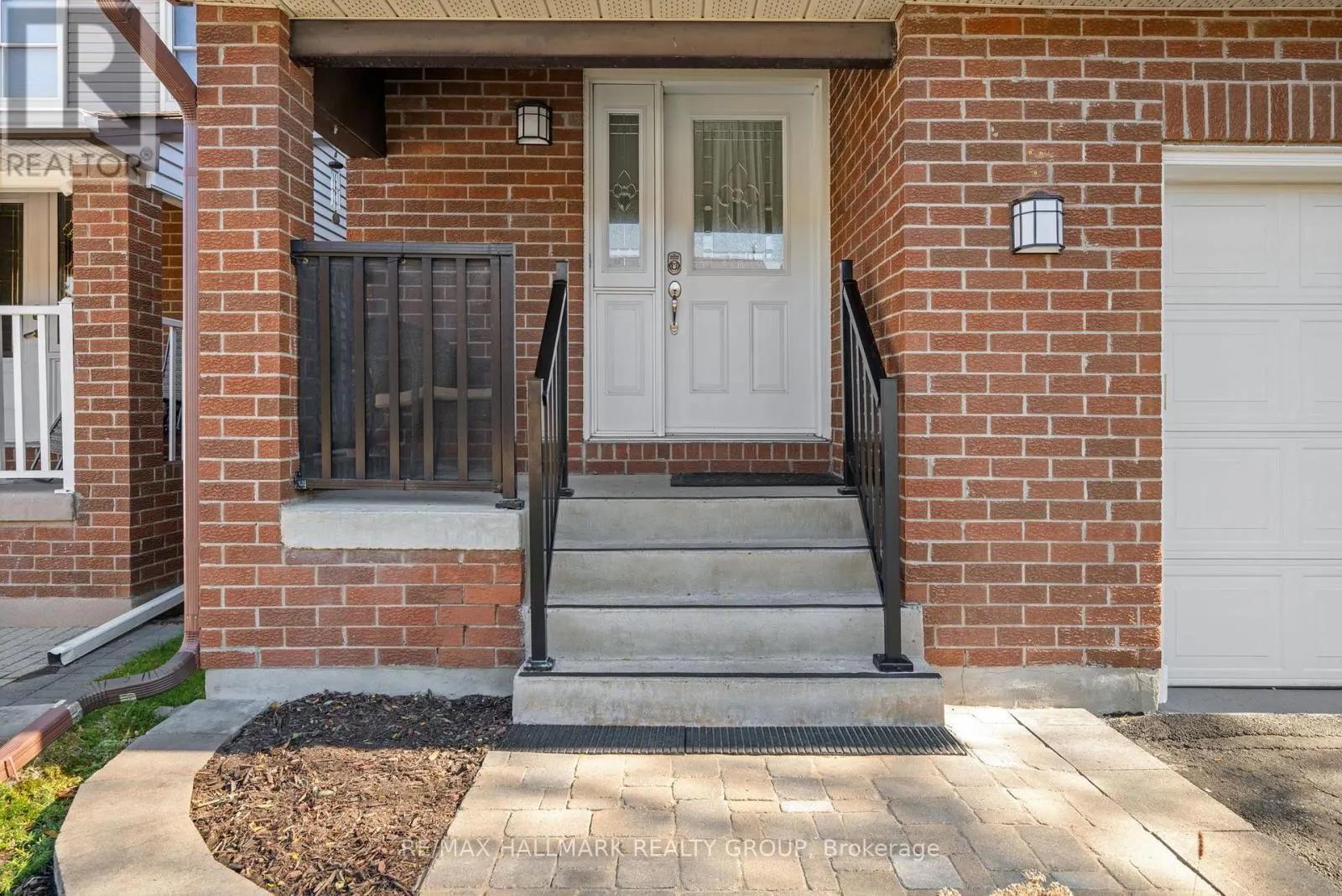 9 FIRESIDE CRESCENT