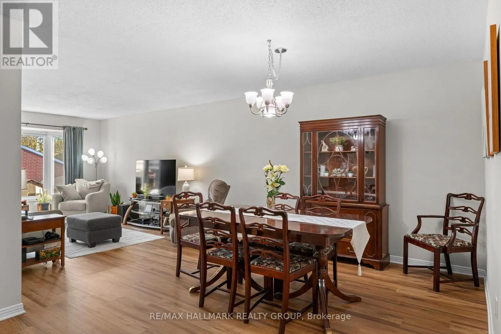 9 FIRESIDE CRESCENT
