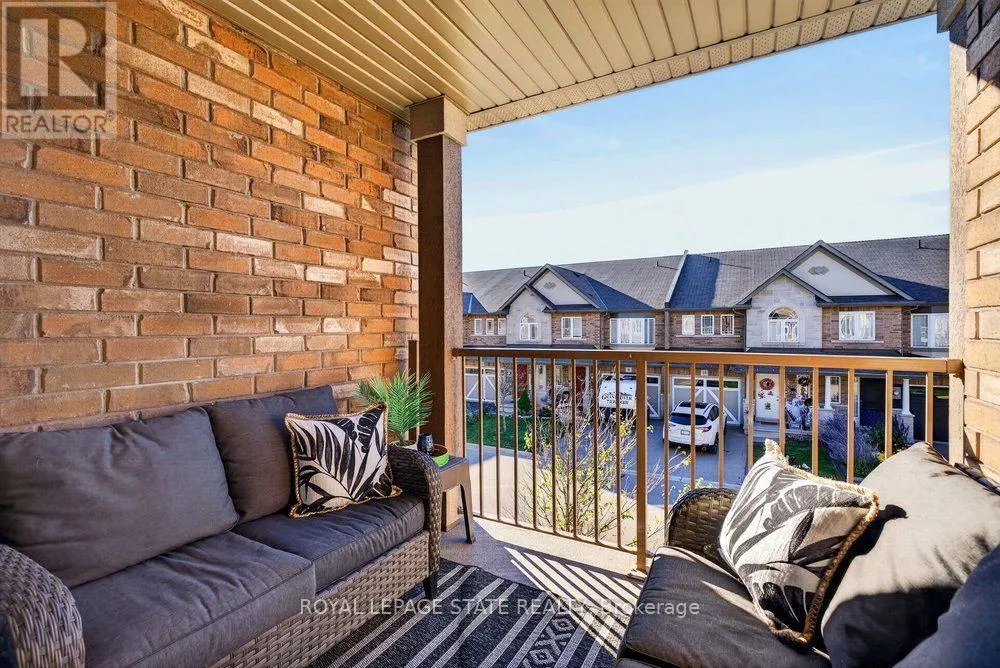 9 BLOOM CRESCENT