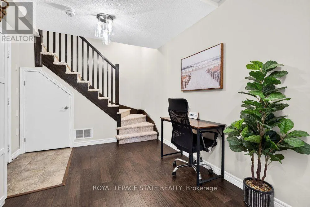 9 BLOOM CRESCENT