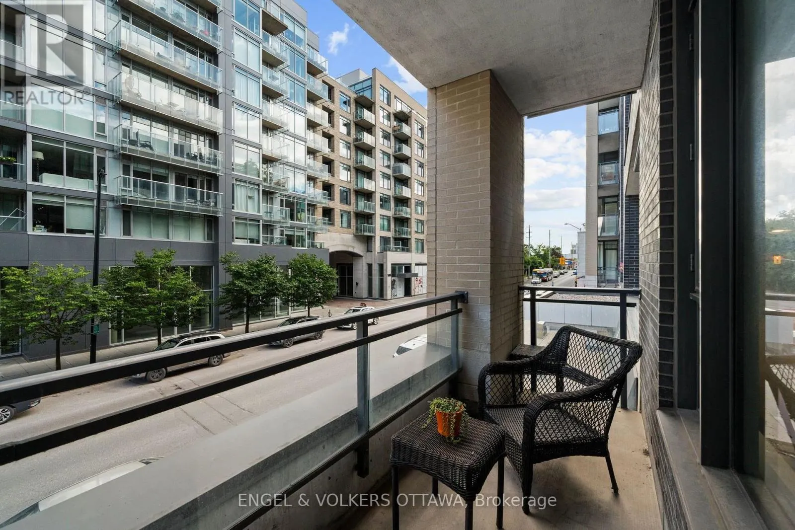 219 - 101 RICHMOND ROAD