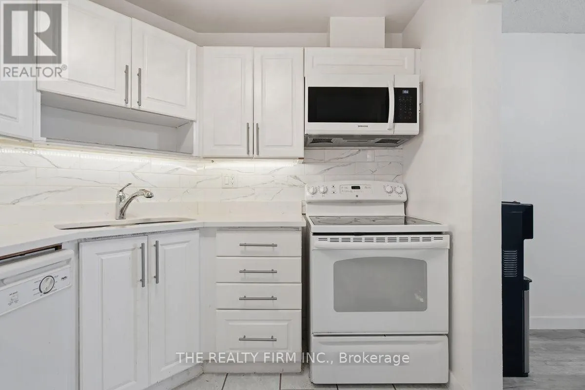 1206 - 858 COMMISSIONERS ROAD E #1206