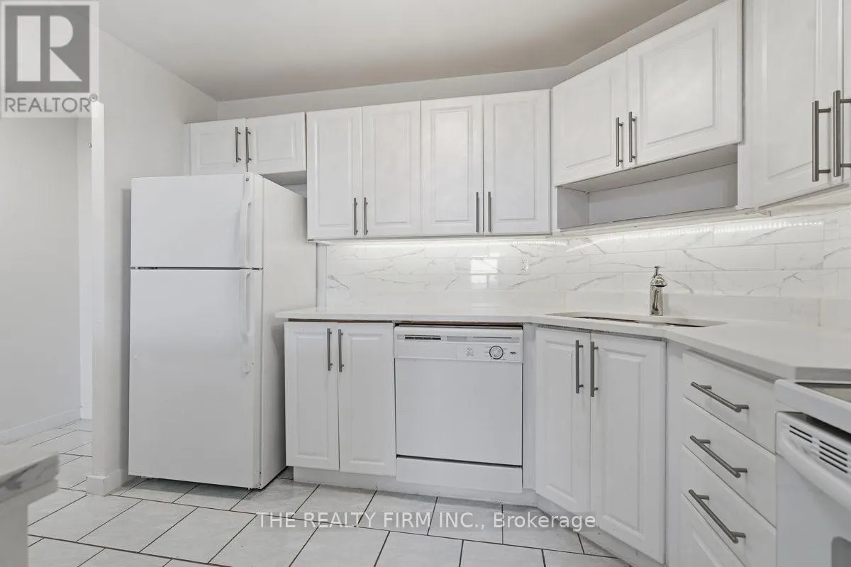 1206 - 858 COMMISSIONERS ROAD E #1206