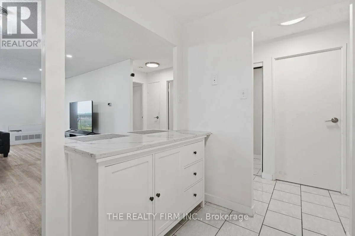 1206 - 858 COMMISSIONERS ROAD E #1206
