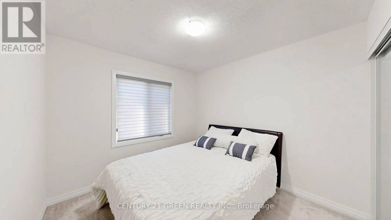 135 FAIREY CRESCENT