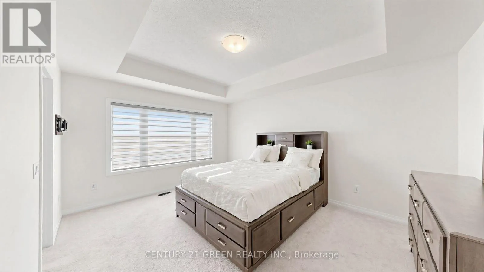 135 FAIREY CRESCENT