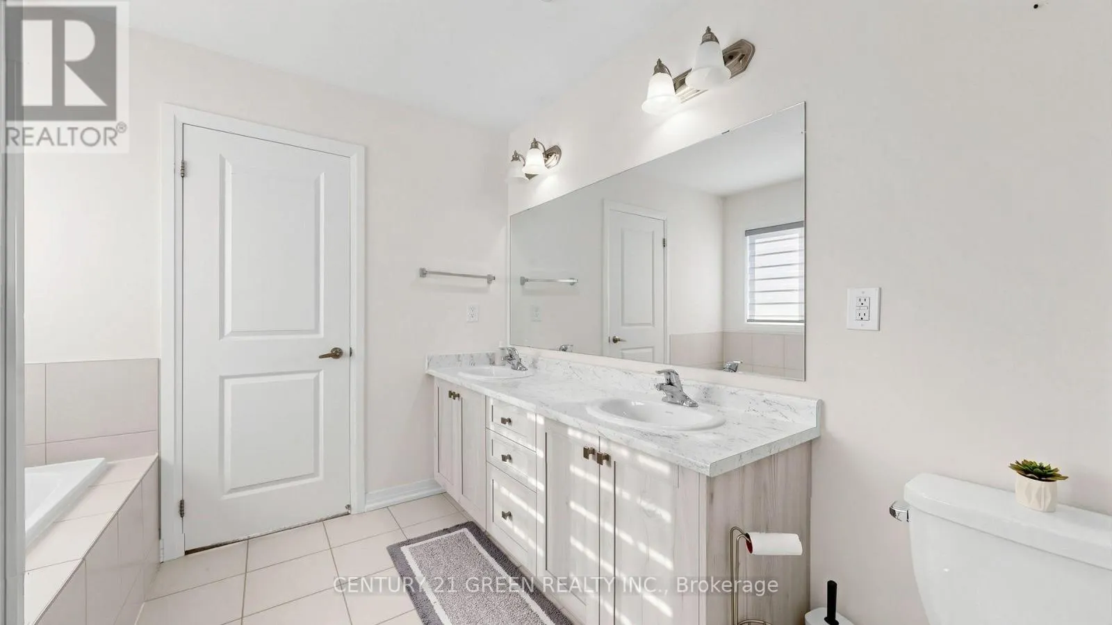 135 FAIREY CRESCENT