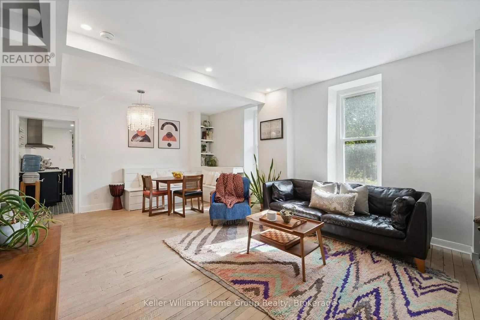 37 ARTHUR STREET N