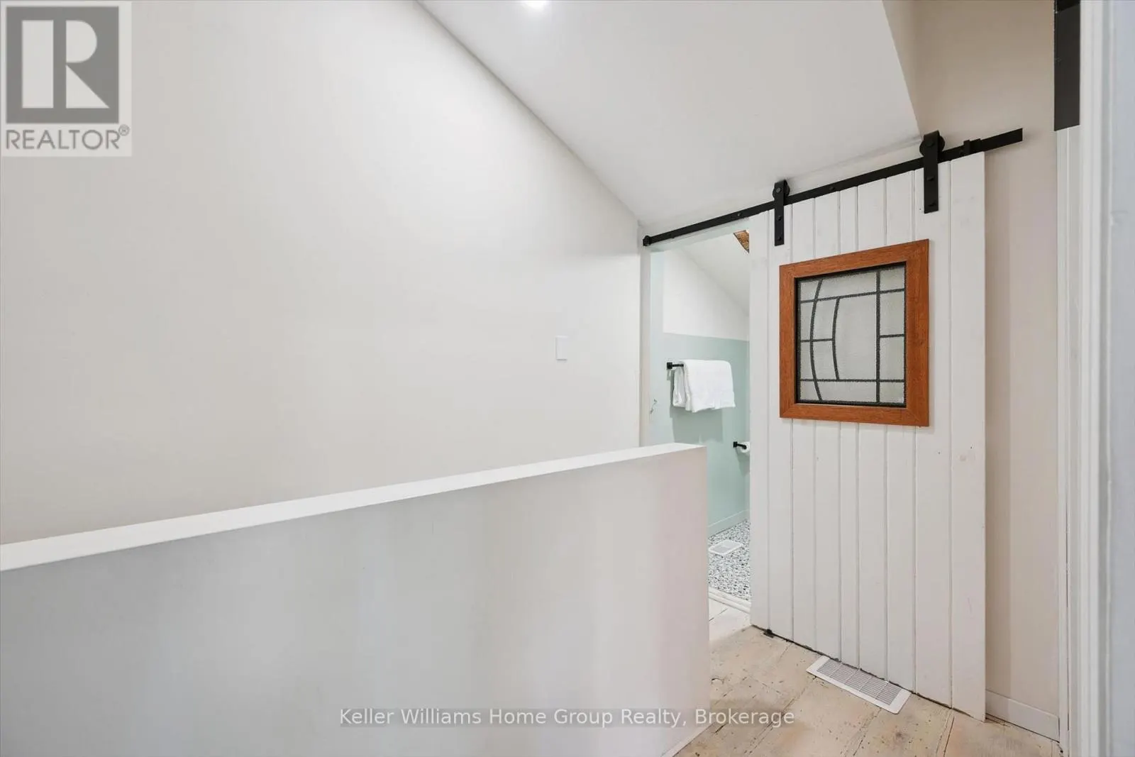 37 ARTHUR STREET N