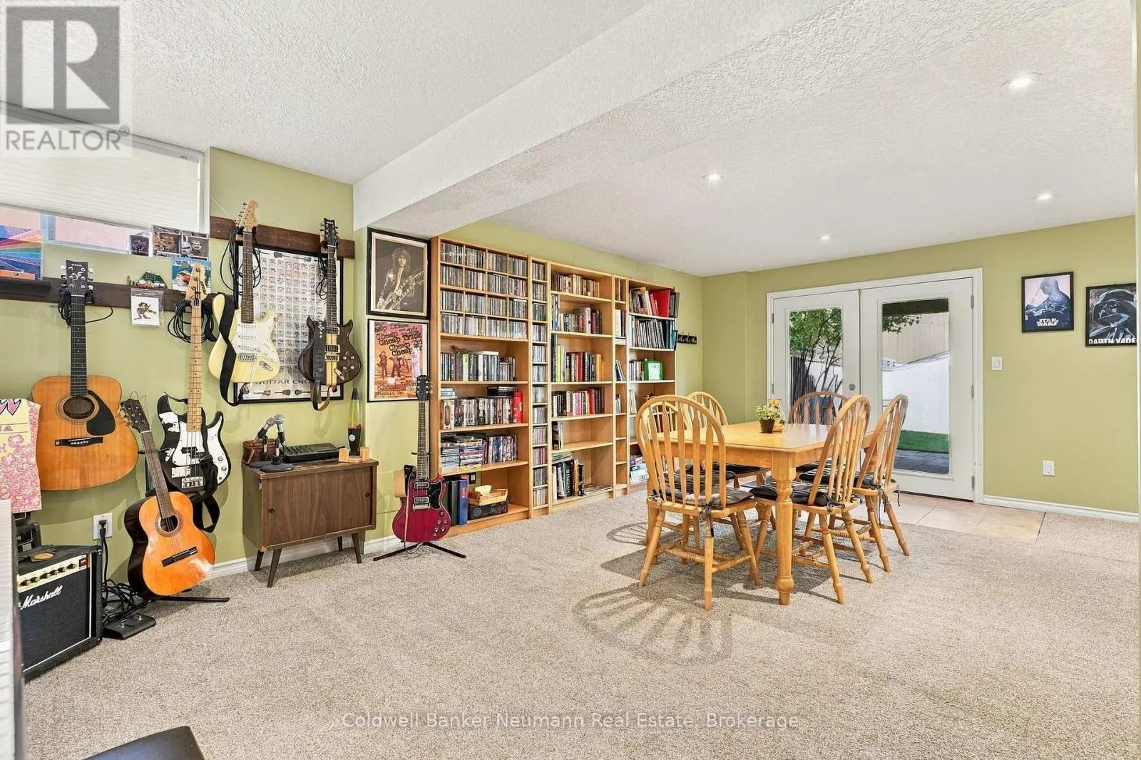 41 CREEKSIDE DRIVE