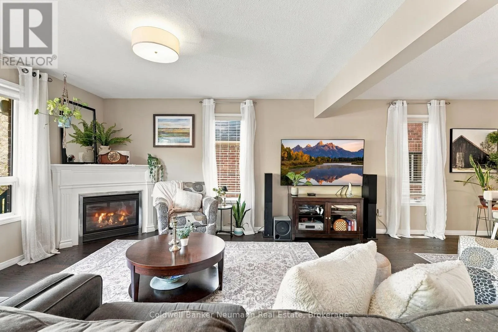41 CREEKSIDE DRIVE