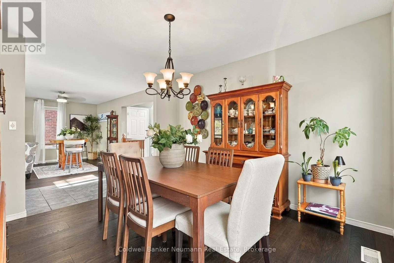 41 CREEKSIDE DRIVE