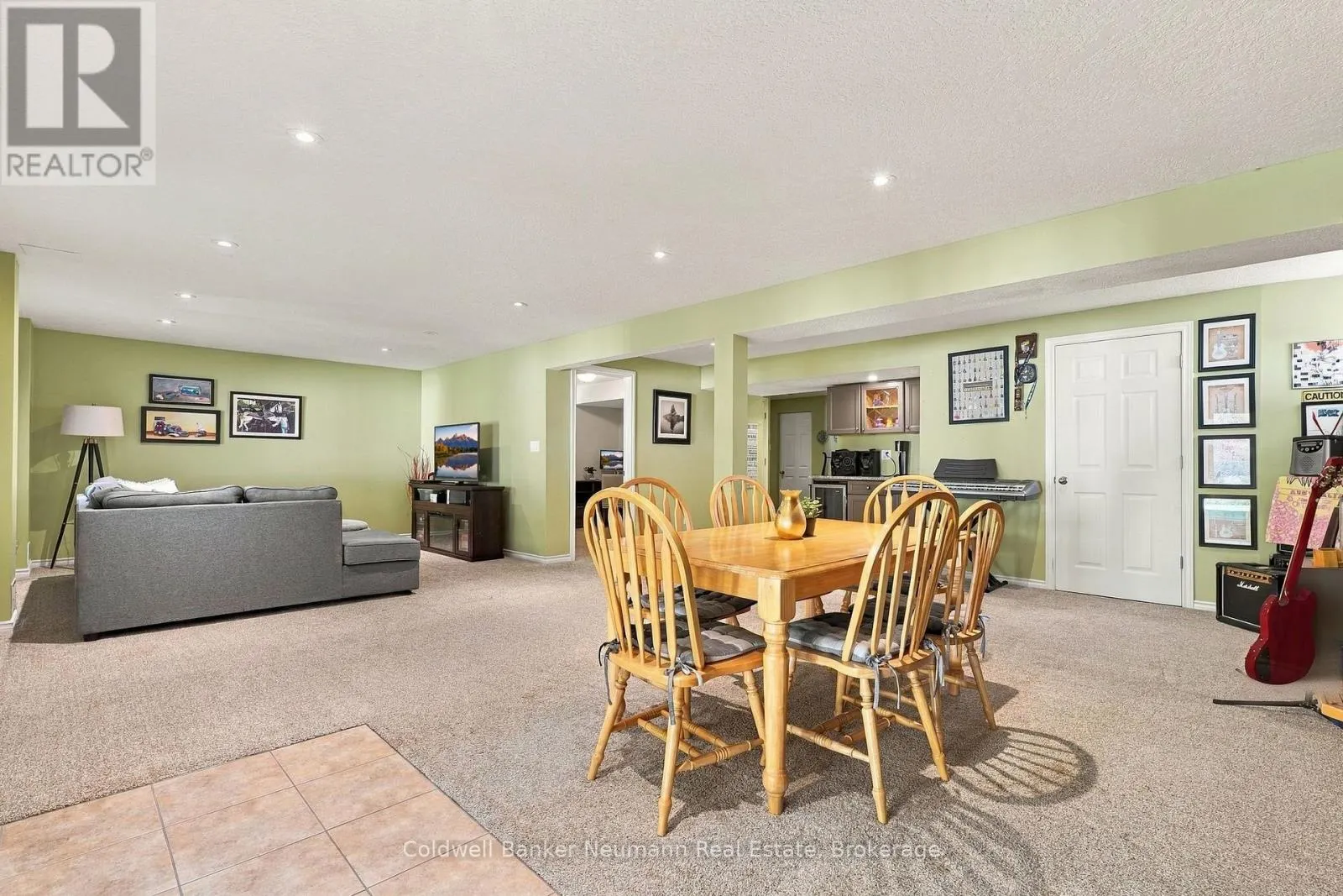 41 CREEKSIDE DRIVE
