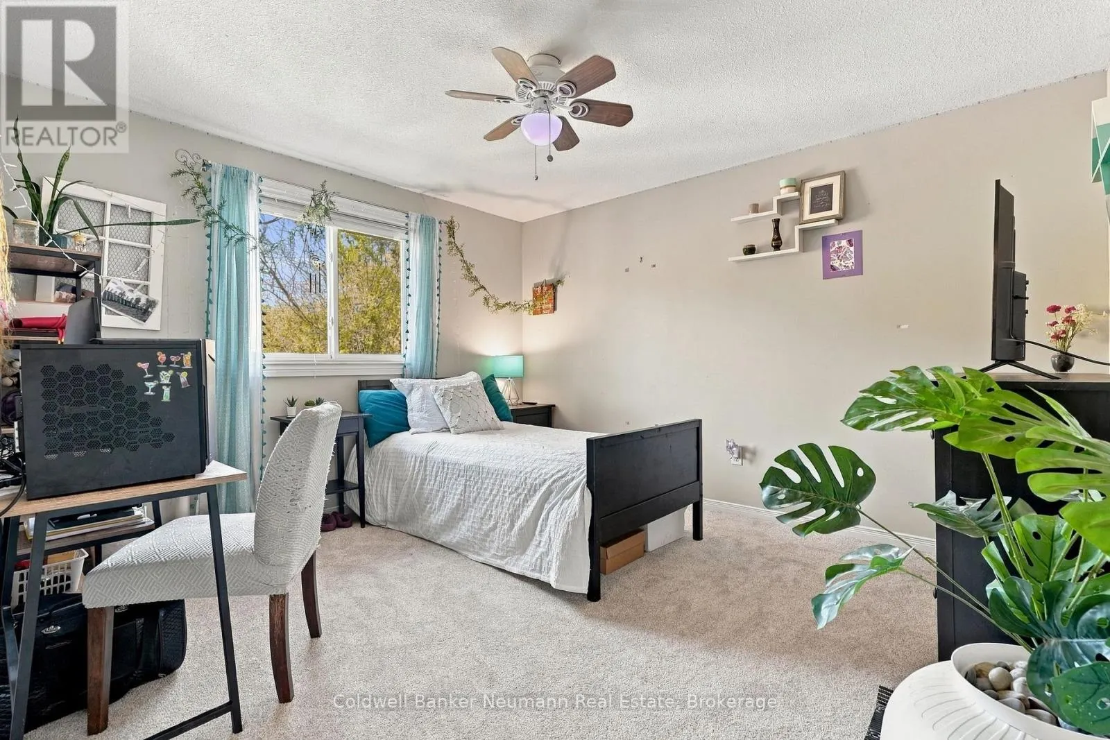 41 CREEKSIDE DRIVE