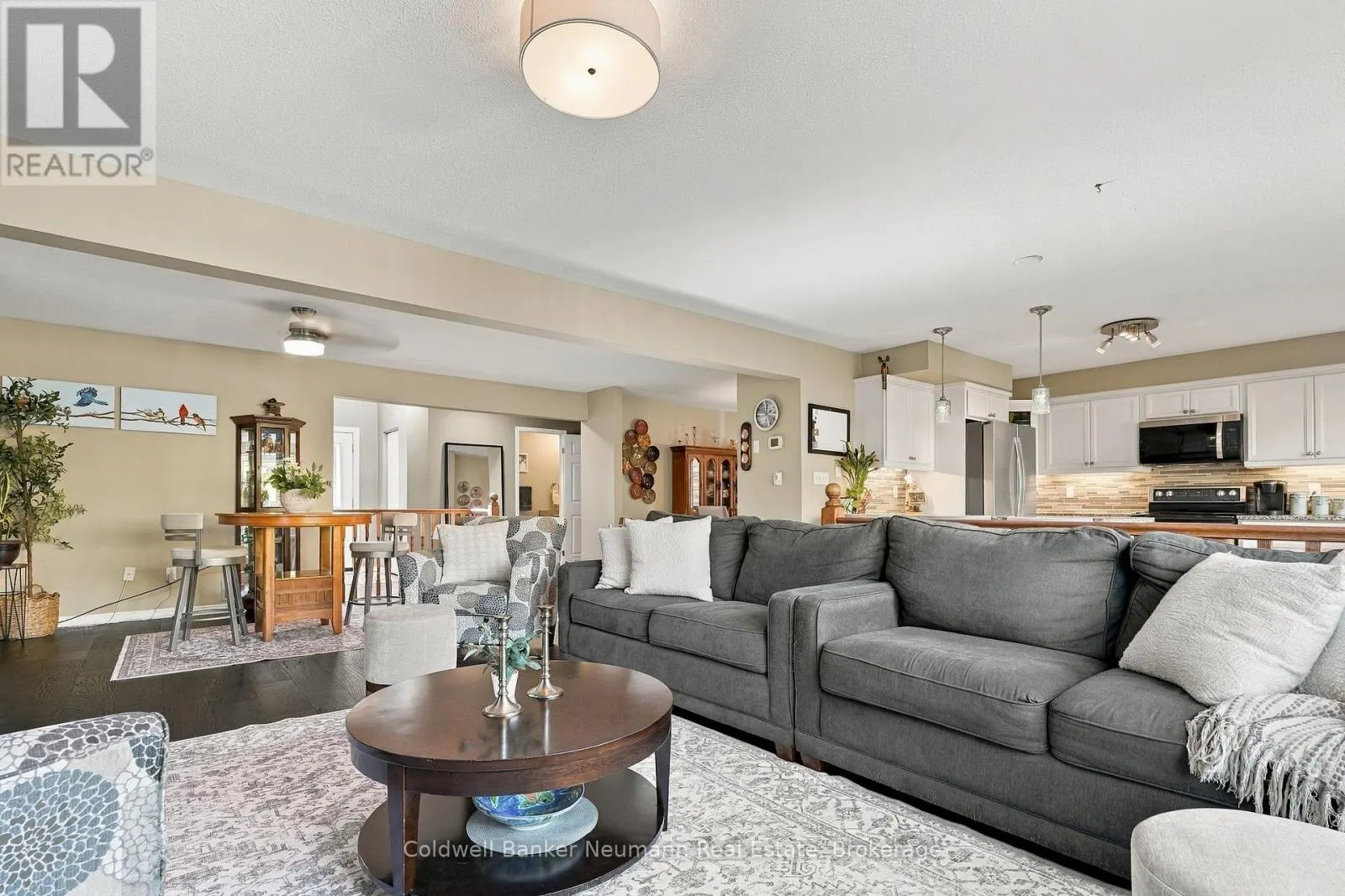 41 CREEKSIDE DRIVE