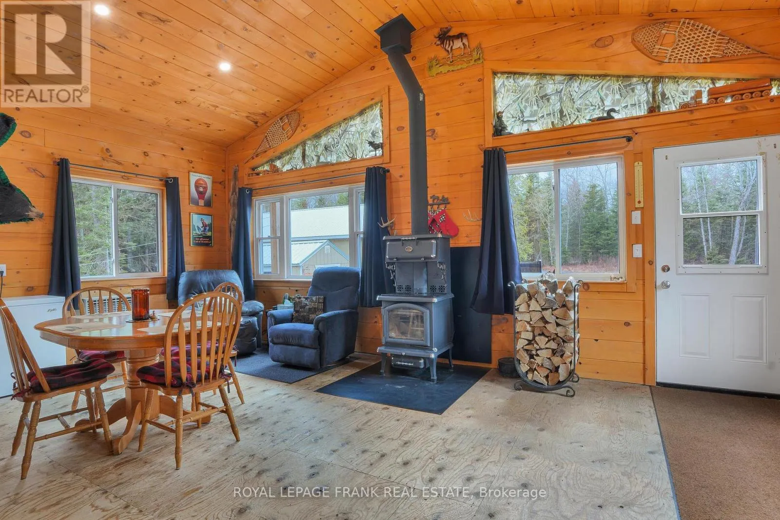 989 NORTH MCKENZIE LAKE ROAD