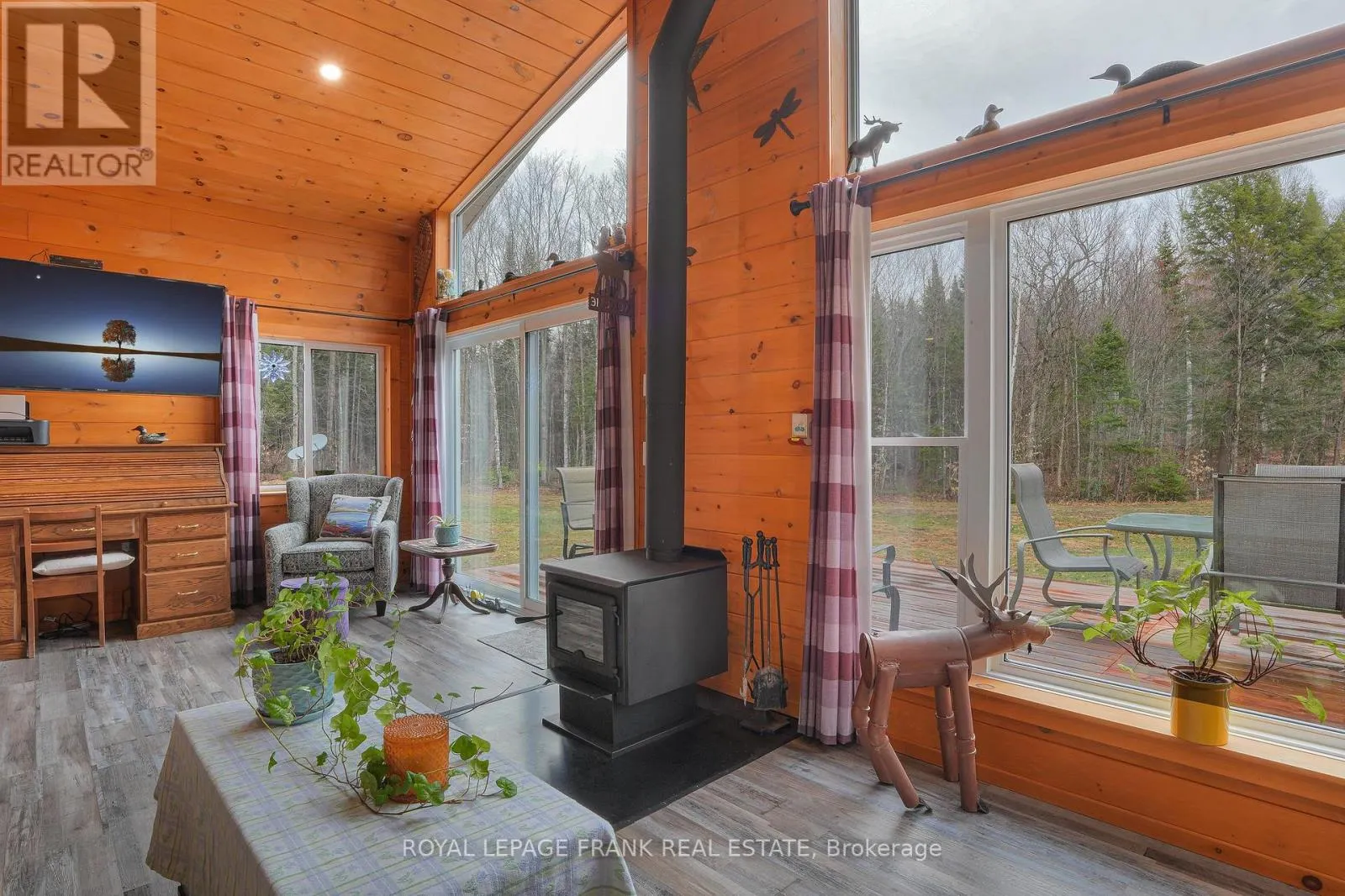 989 NORTH MCKENZIE LAKE ROAD