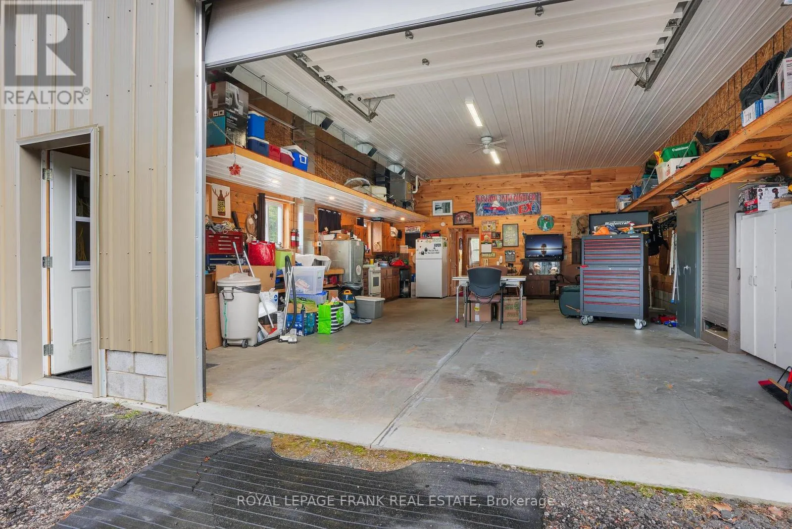 989 NORTH MCKENZIE LAKE ROAD