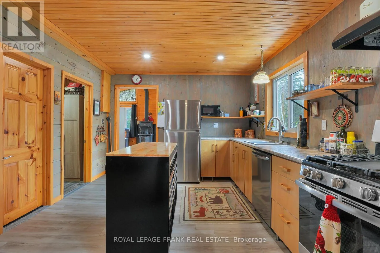 989 NORTH MCKENZIE LAKE ROAD