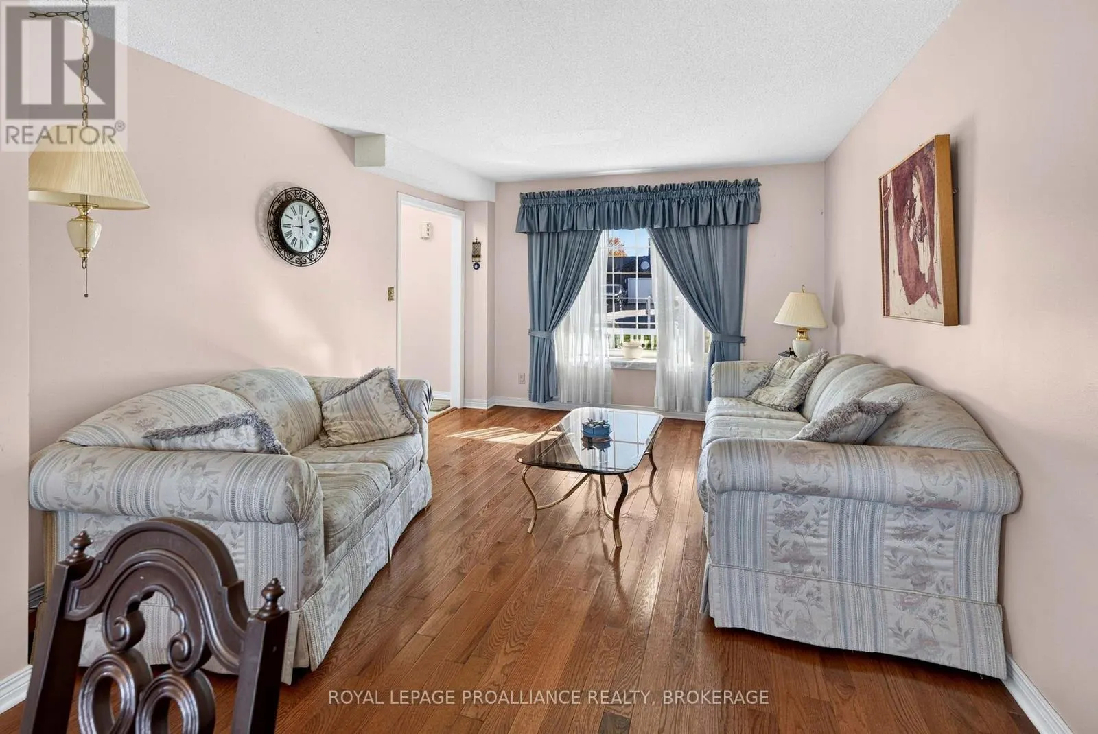 323 SUNRISE CRESCENT