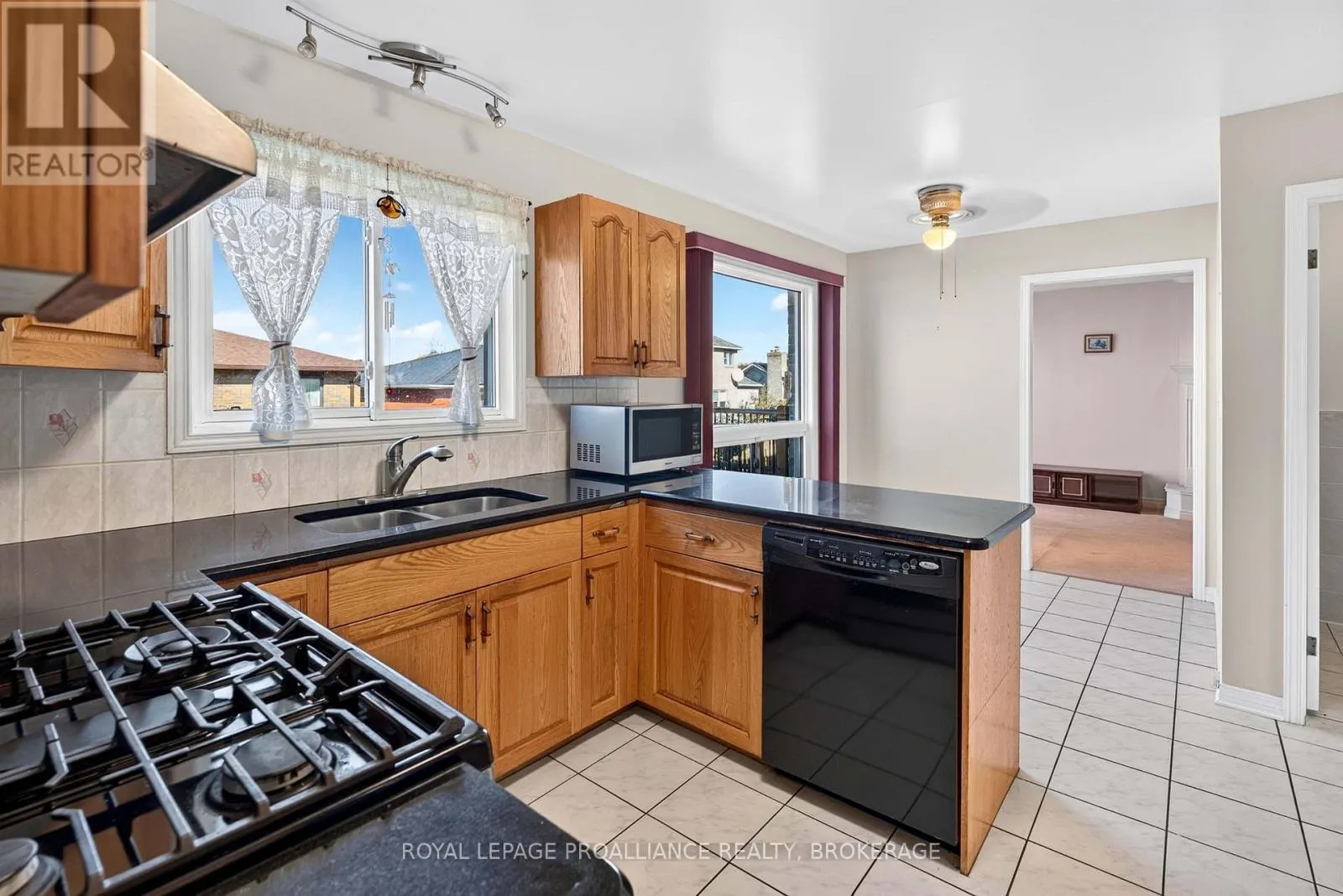 323 SUNRISE CRESCENT