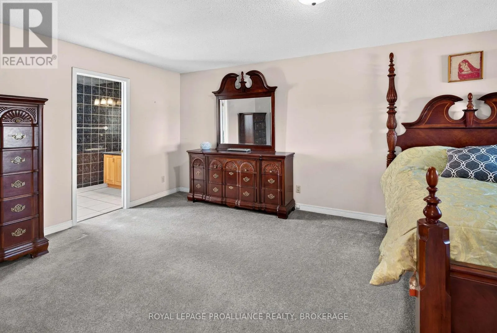 323 SUNRISE CRESCENT
