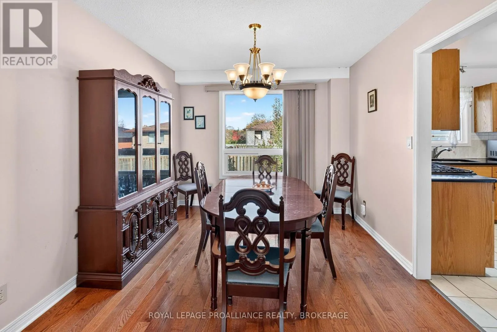 323 SUNRISE CRESCENT