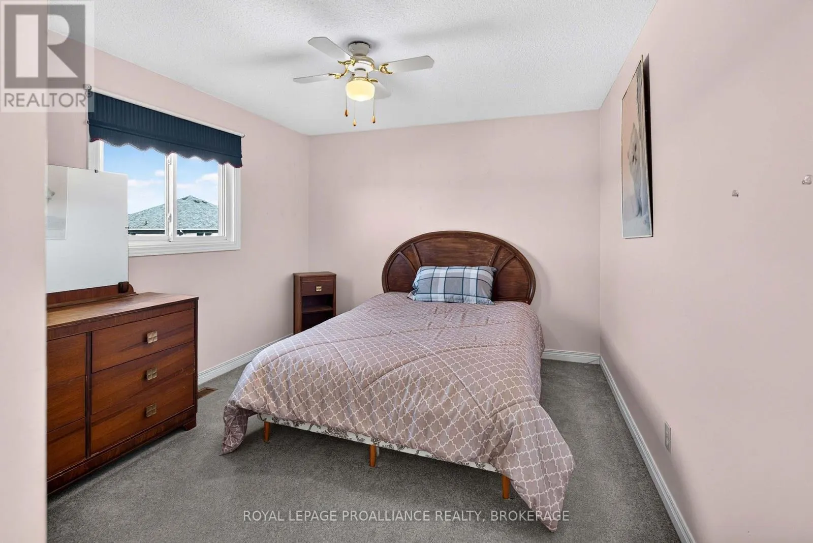 323 SUNRISE CRESCENT
