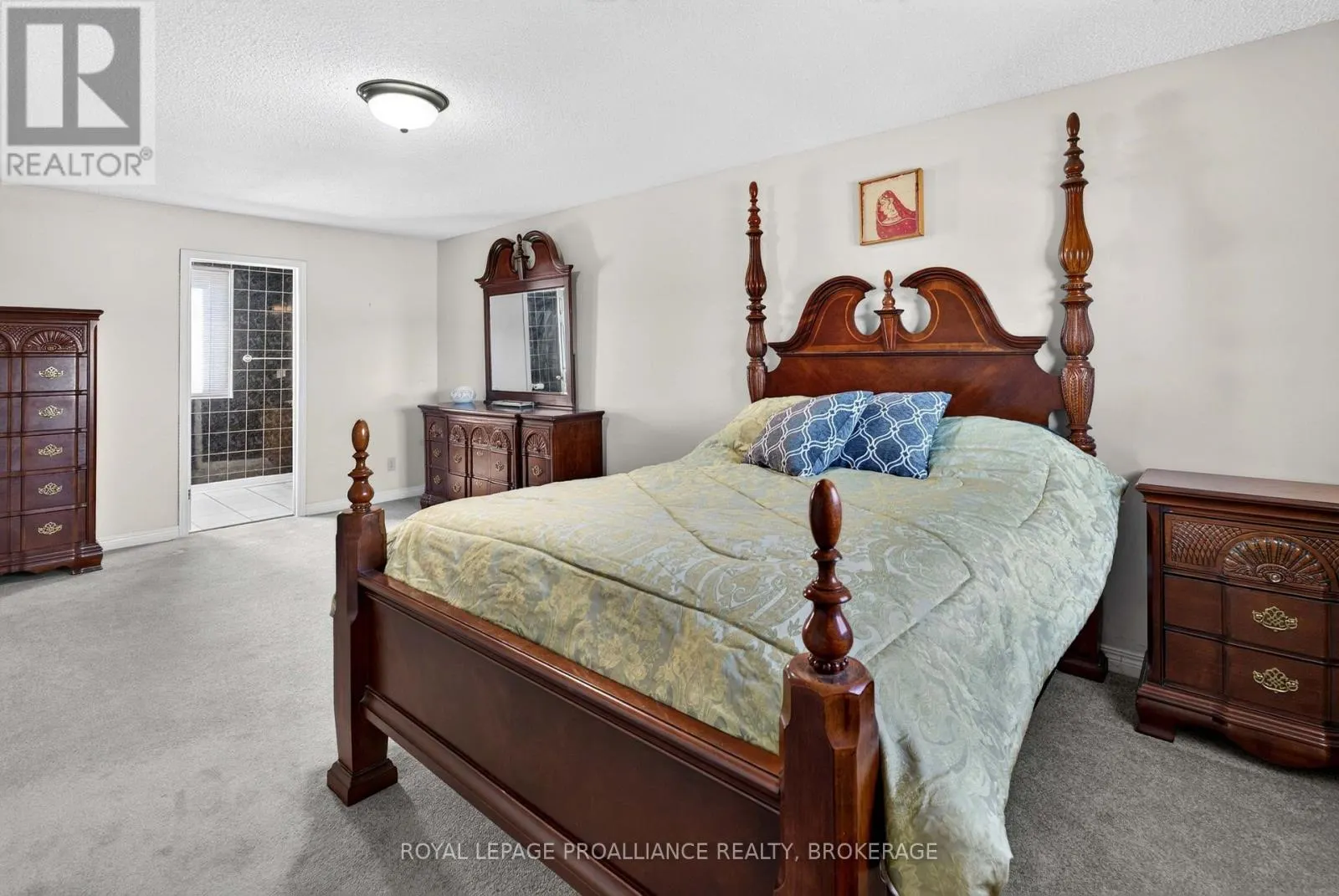 323 SUNRISE CRESCENT