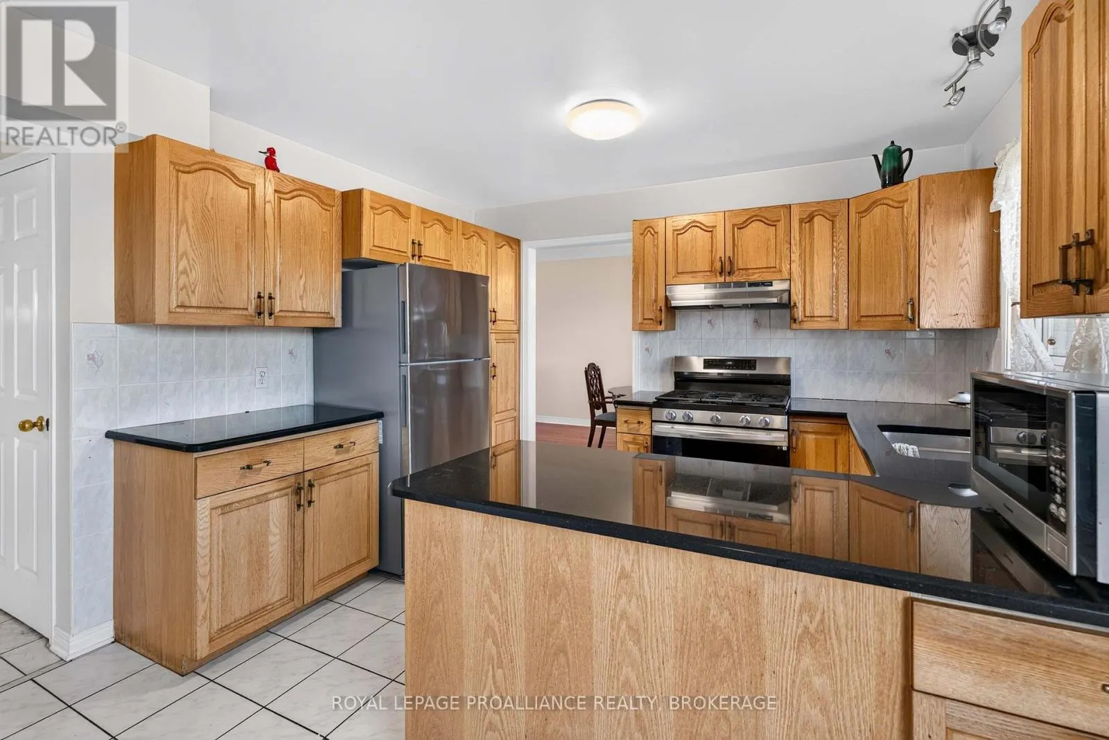 323 SUNRISE CRESCENT
