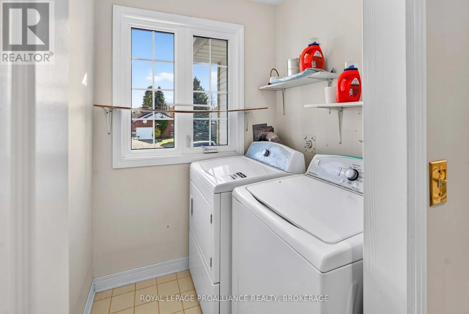 323 SUNRISE CRESCENT