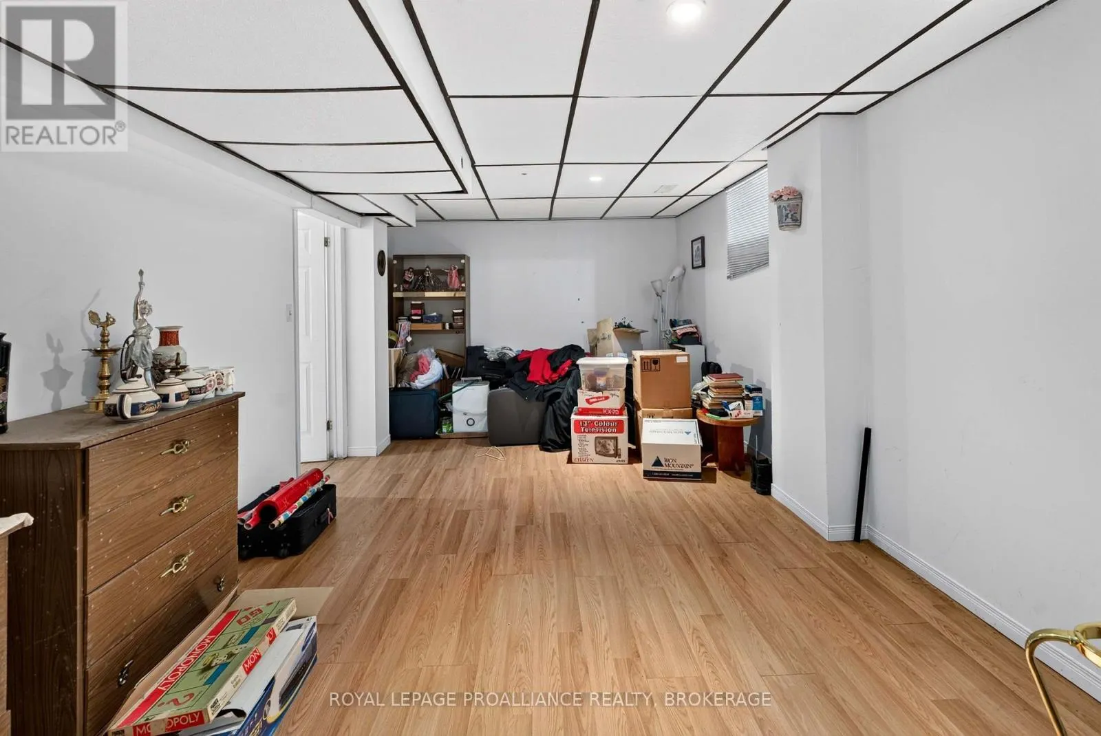 323 SUNRISE CRESCENT