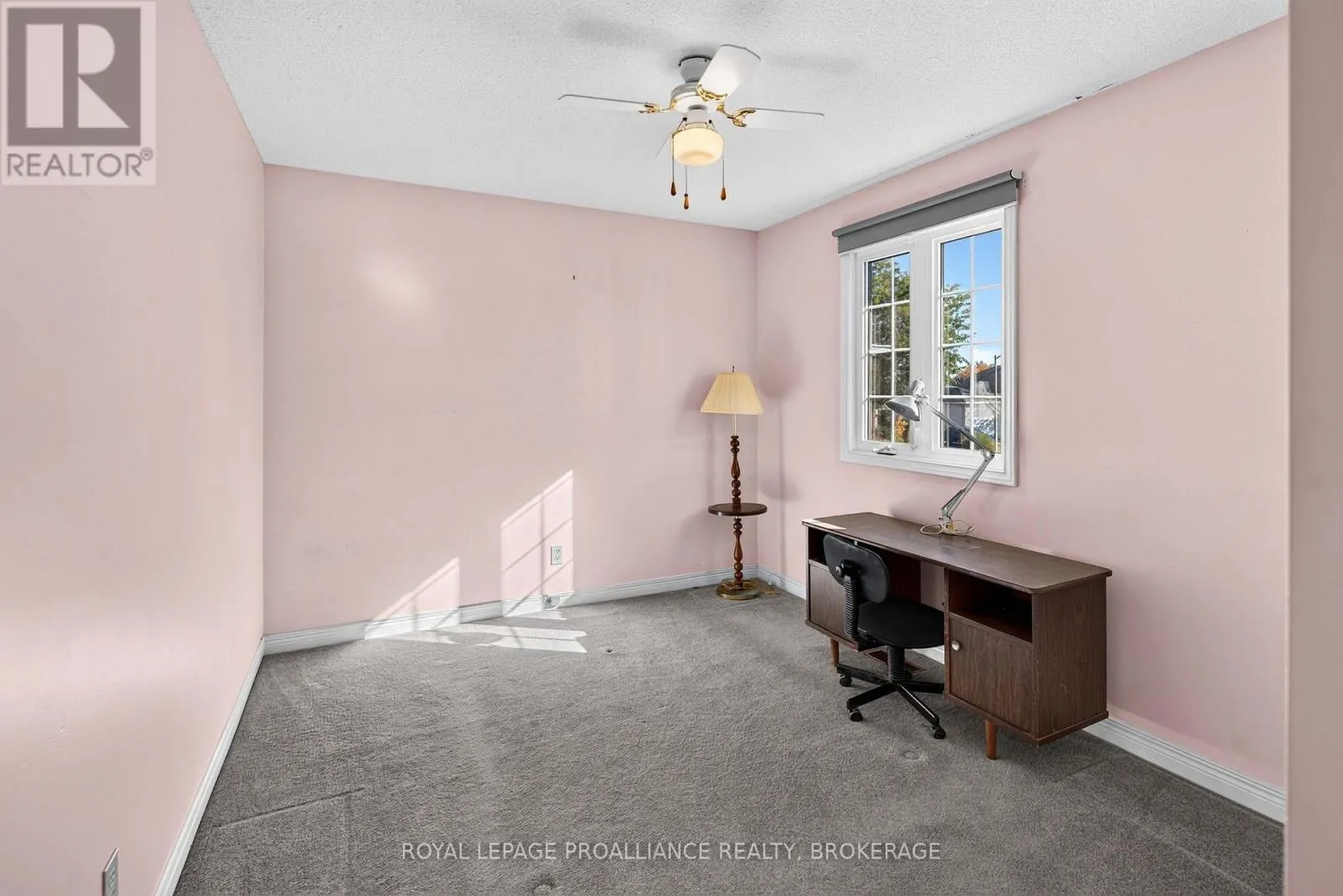 323 SUNRISE CRESCENT
