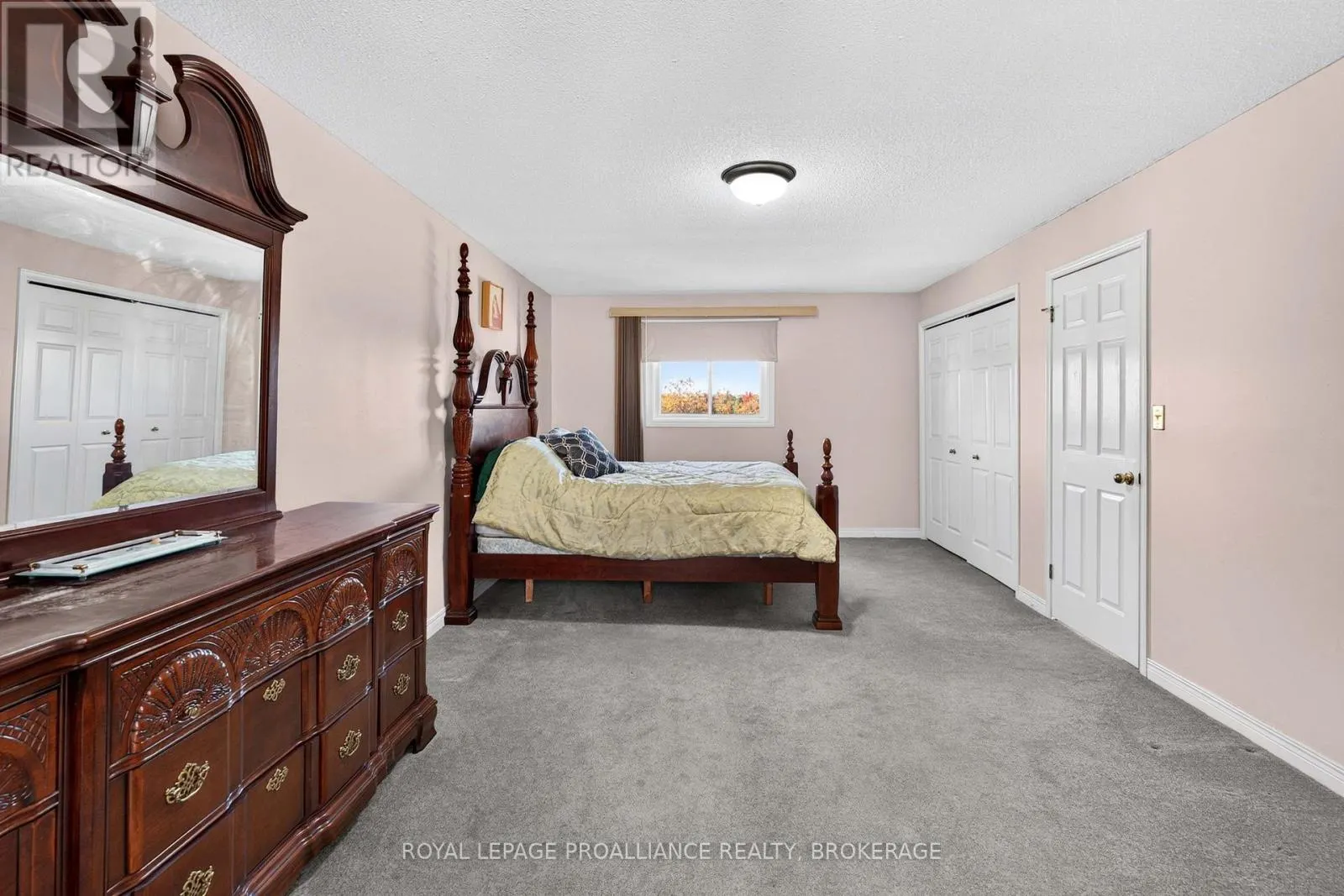 323 SUNRISE CRESCENT