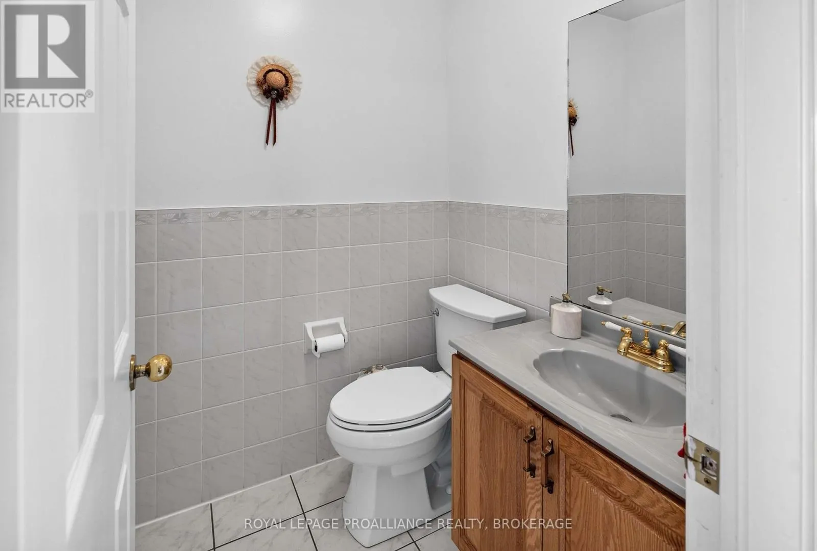 323 SUNRISE CRESCENT