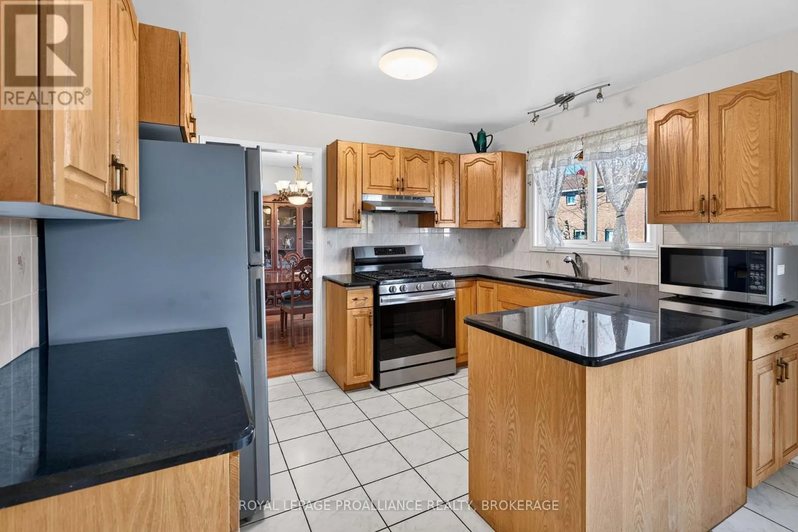 323 SUNRISE CRESCENT