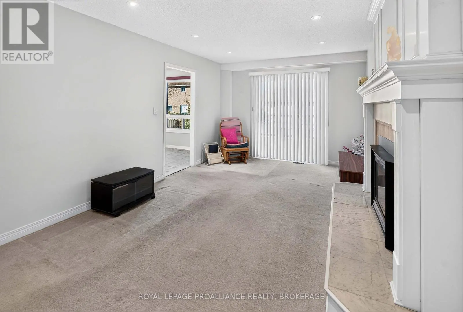323 SUNRISE CRESCENT