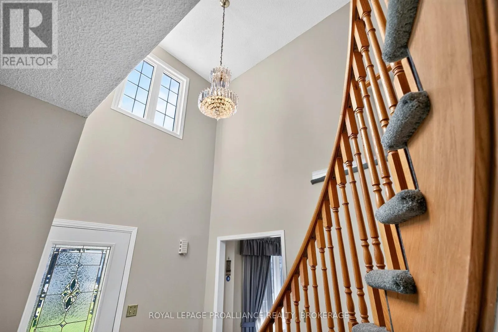 323 SUNRISE CRESCENT