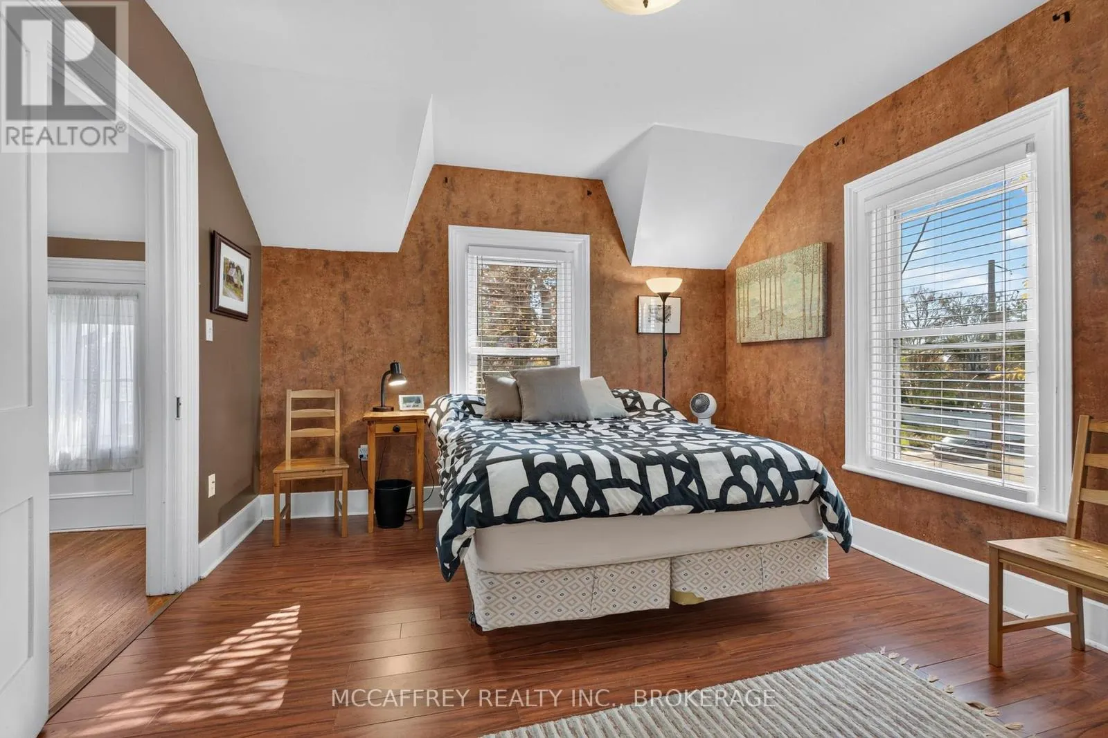 15 GRAHAM STREET E
