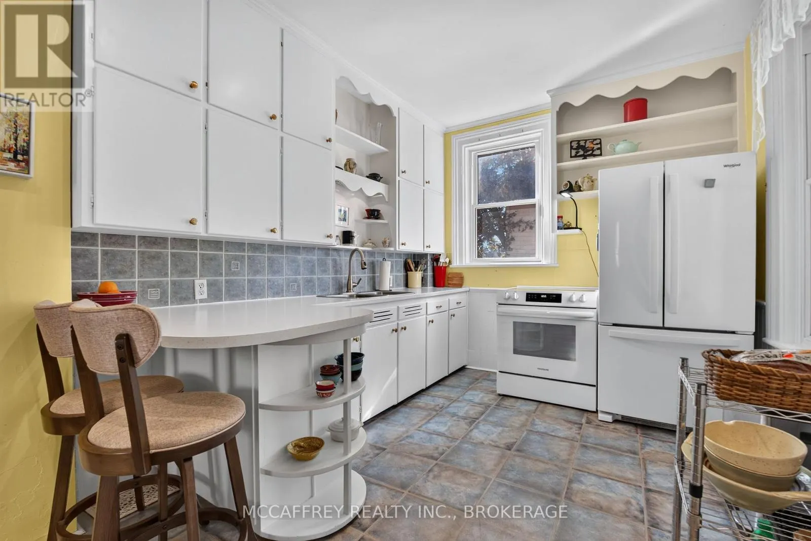 15 GRAHAM STREET E