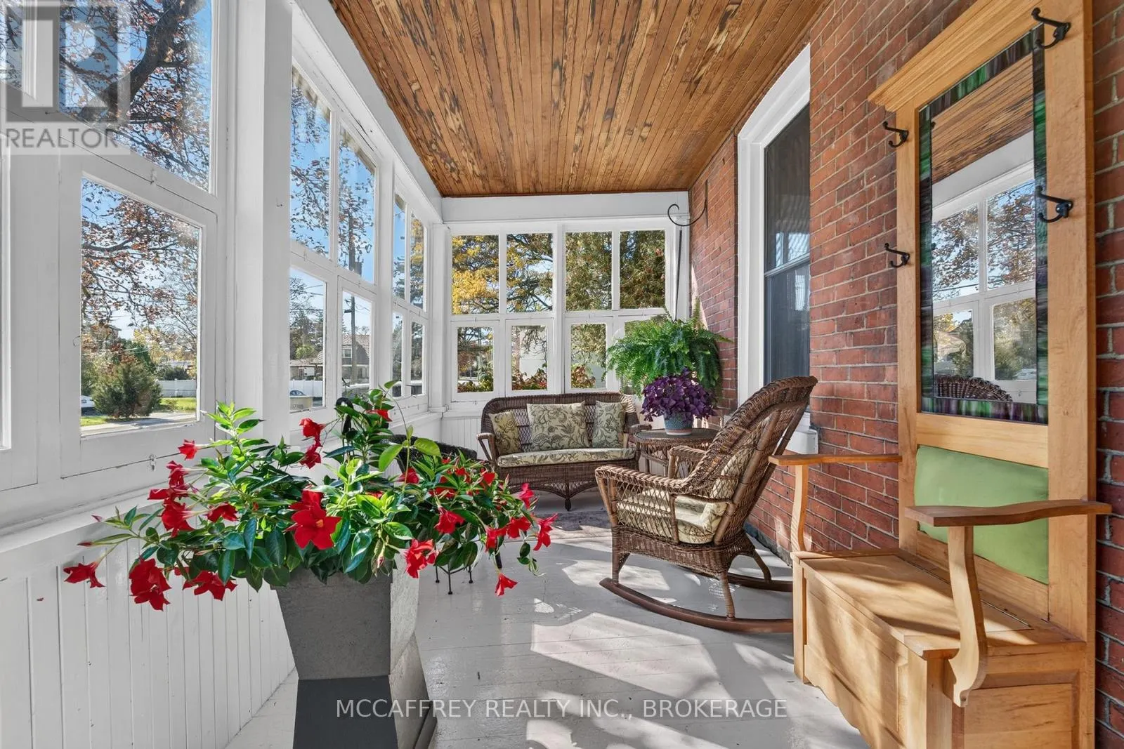 15 GRAHAM STREET E